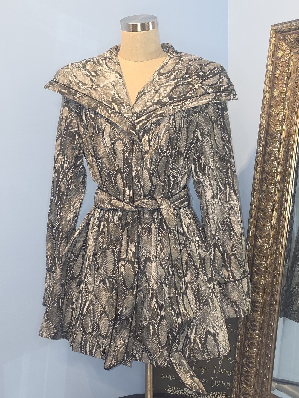 Dennis by Dennis Basso • Snakeskin Print Lightweight Jacket Coat - Sz Med. NWOT.